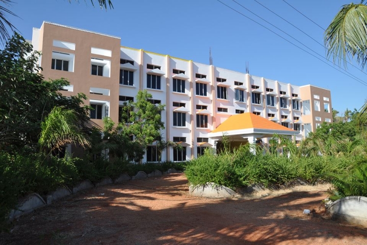 https://cache.careers360.mobi/media/colleges/social-media/media-gallery/23071/2018/10/2/Campus View of Rajalakshmi College of Education Vagaikulam_Campus-View.jpg